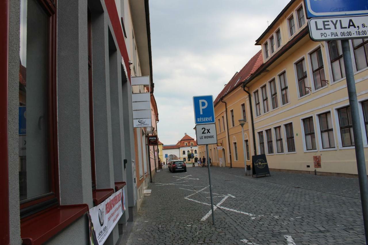 Centrum Apartman Leyla Bardejov Exteriör bild